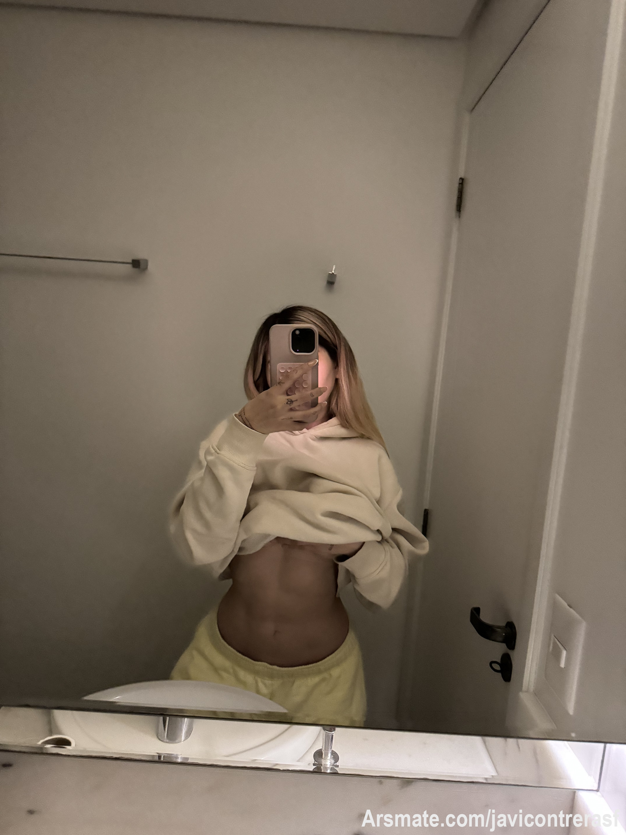 Buenas noches mis bebés, . Gracias por la estar aquí, los amo🥰