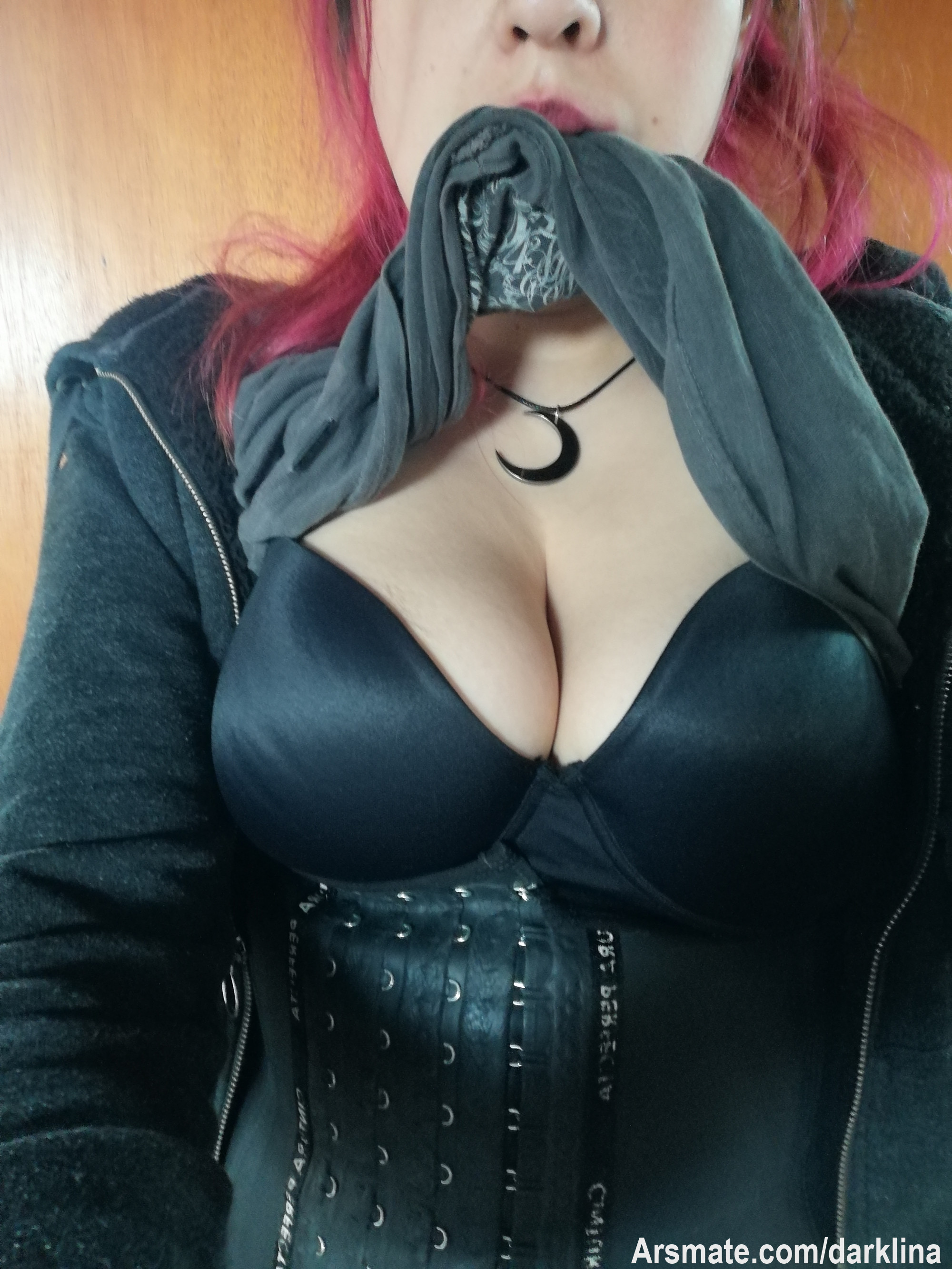Suscríbete y desbloquea las bubis de este mismo día.😘💋
