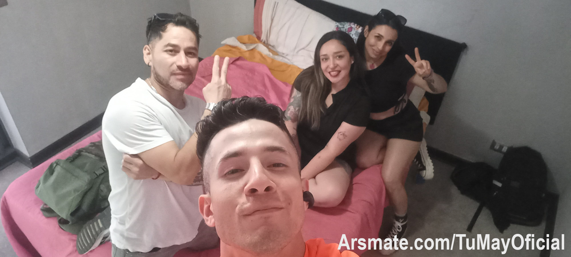 Que crees que paso aqui?
@_panterita
@Hot_ChefOficial
@Mr_White

Siempre la exclusividad es para mis regalones suscriptores 🩷😈