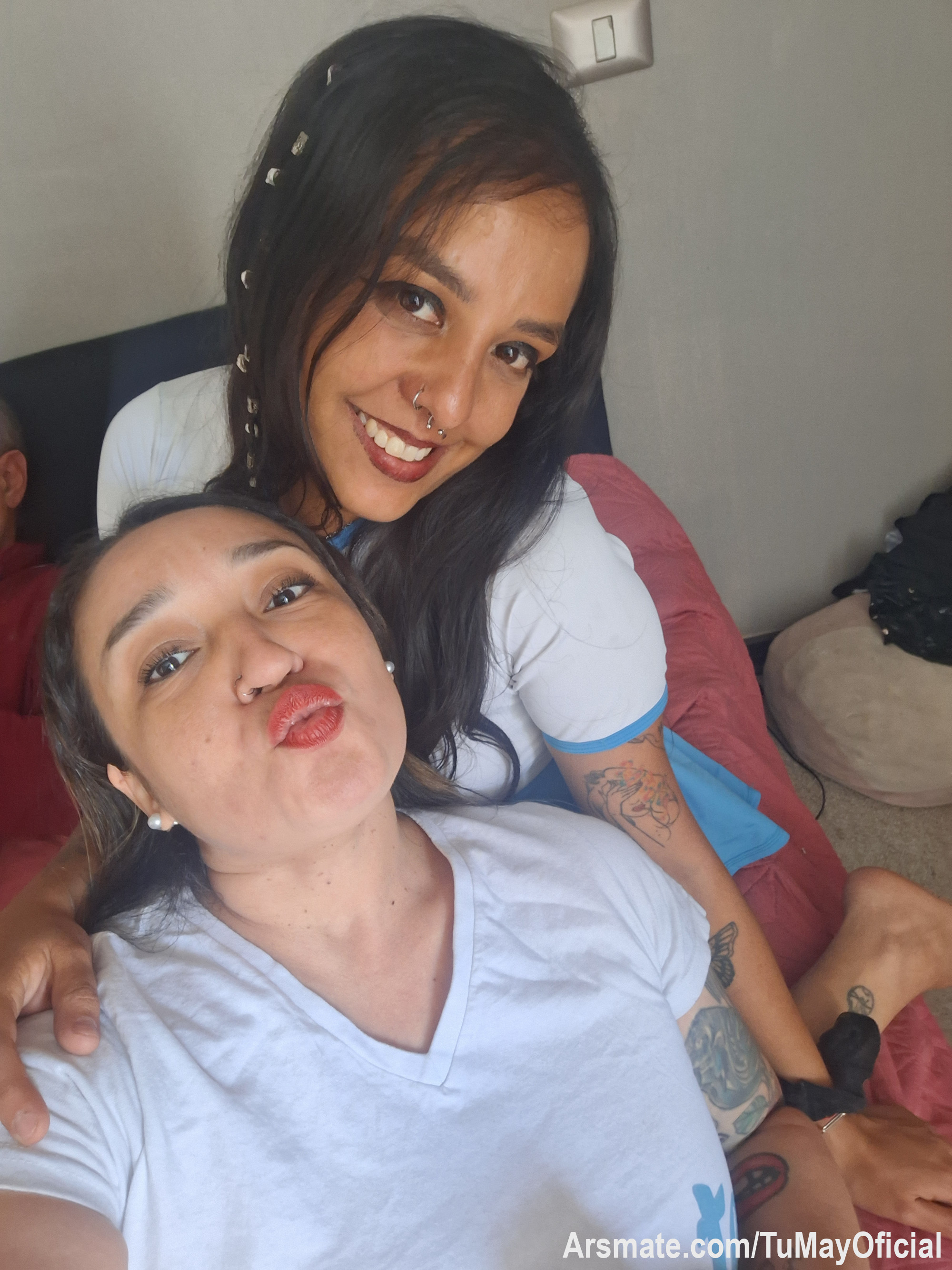 Se vienen cositas junto a mi amorcita @fransua_staroficial nos comemos bien rico y nos culiamos a Mike... y en breve llega nuestra milf @lourdes_la_diosa_milf que nos vamos a comer tambien