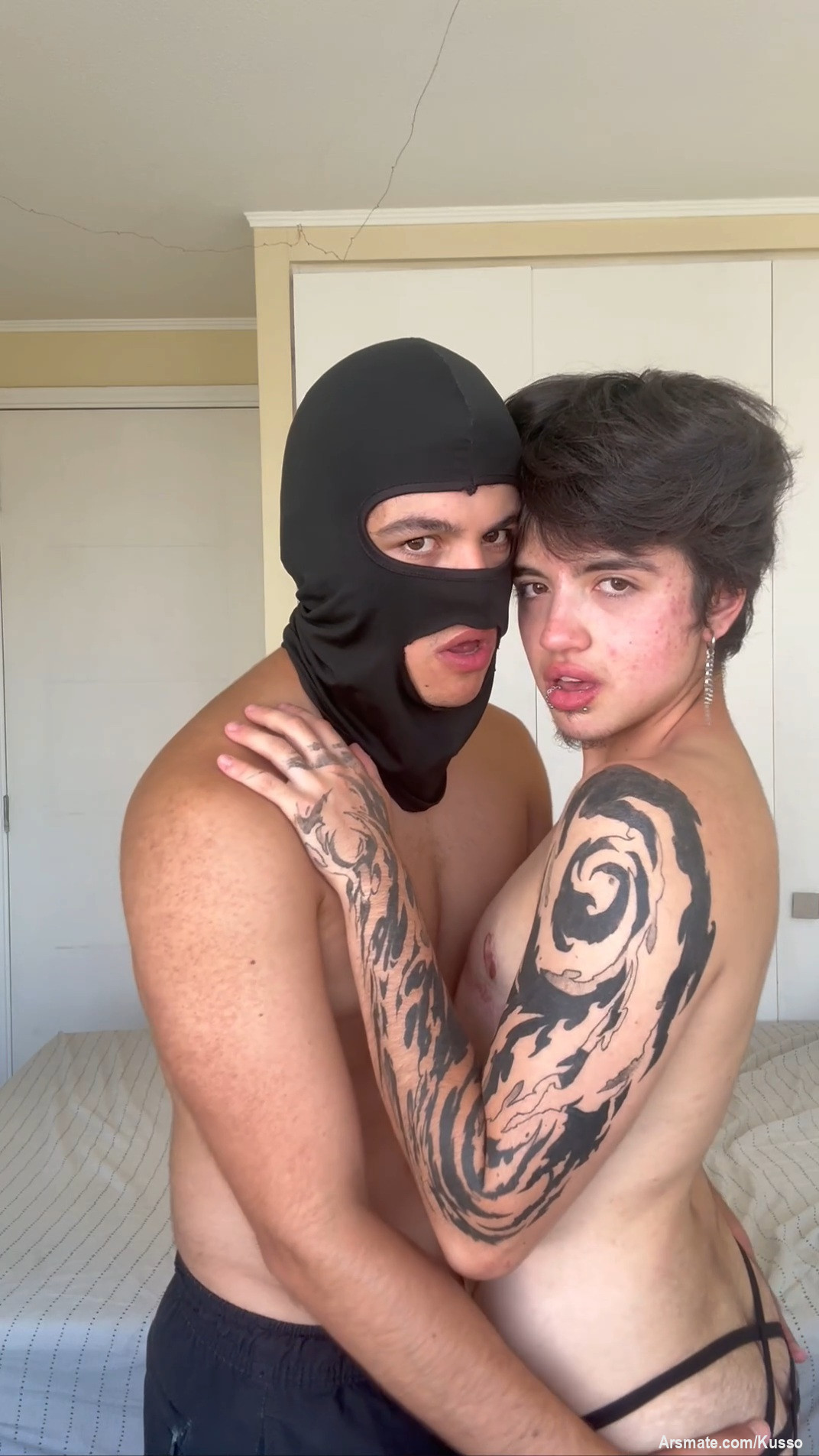 Que buena colaboración, se viene un video muy rico con este enmascarado 🔥🤤 
@imnotjs