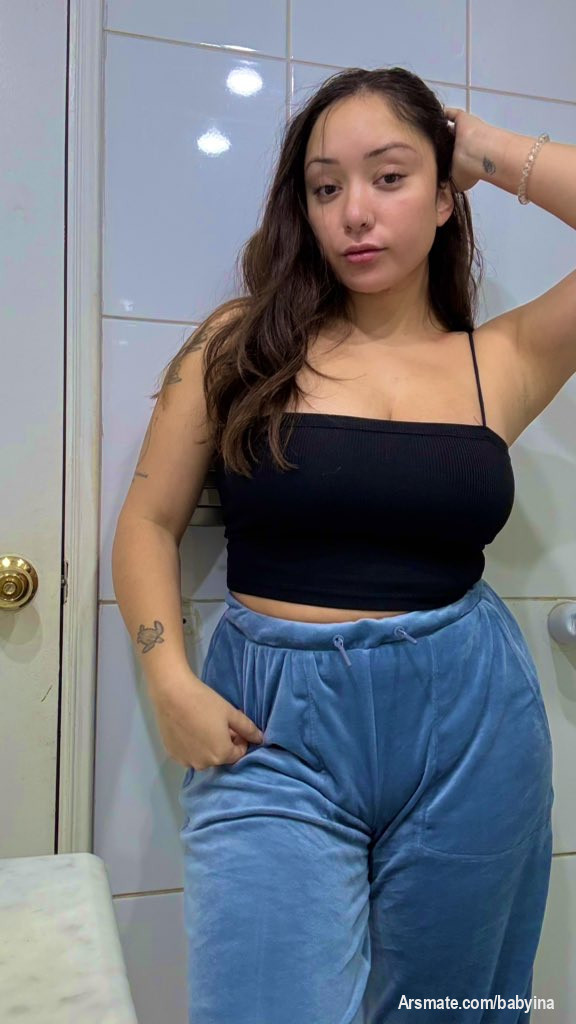 Desnuda me veo mejor 😏
Suscríbete para verme full explícito 🔥🫣🤤