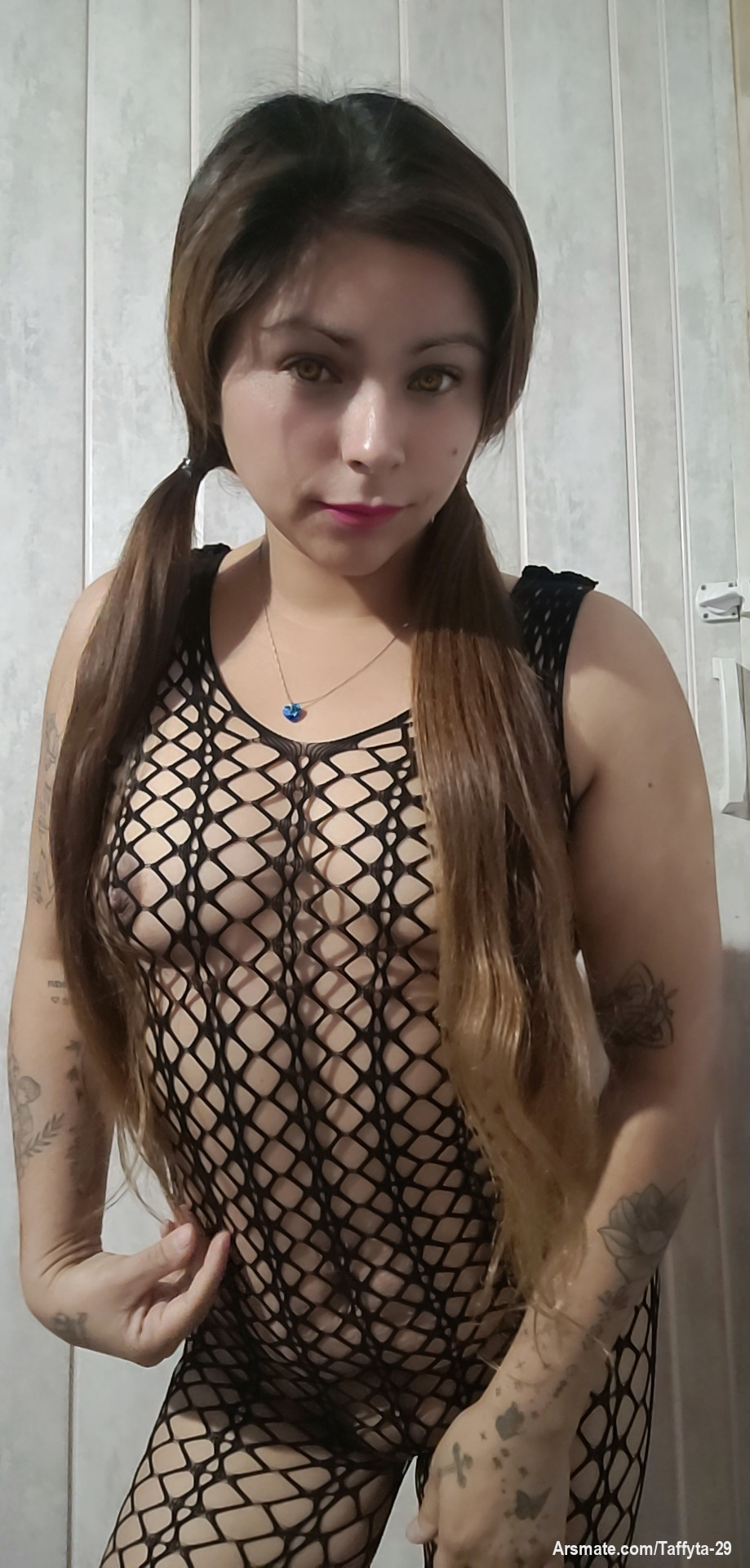 Dime amor
Que te gustaría hacerme ?
😈😈😈😈