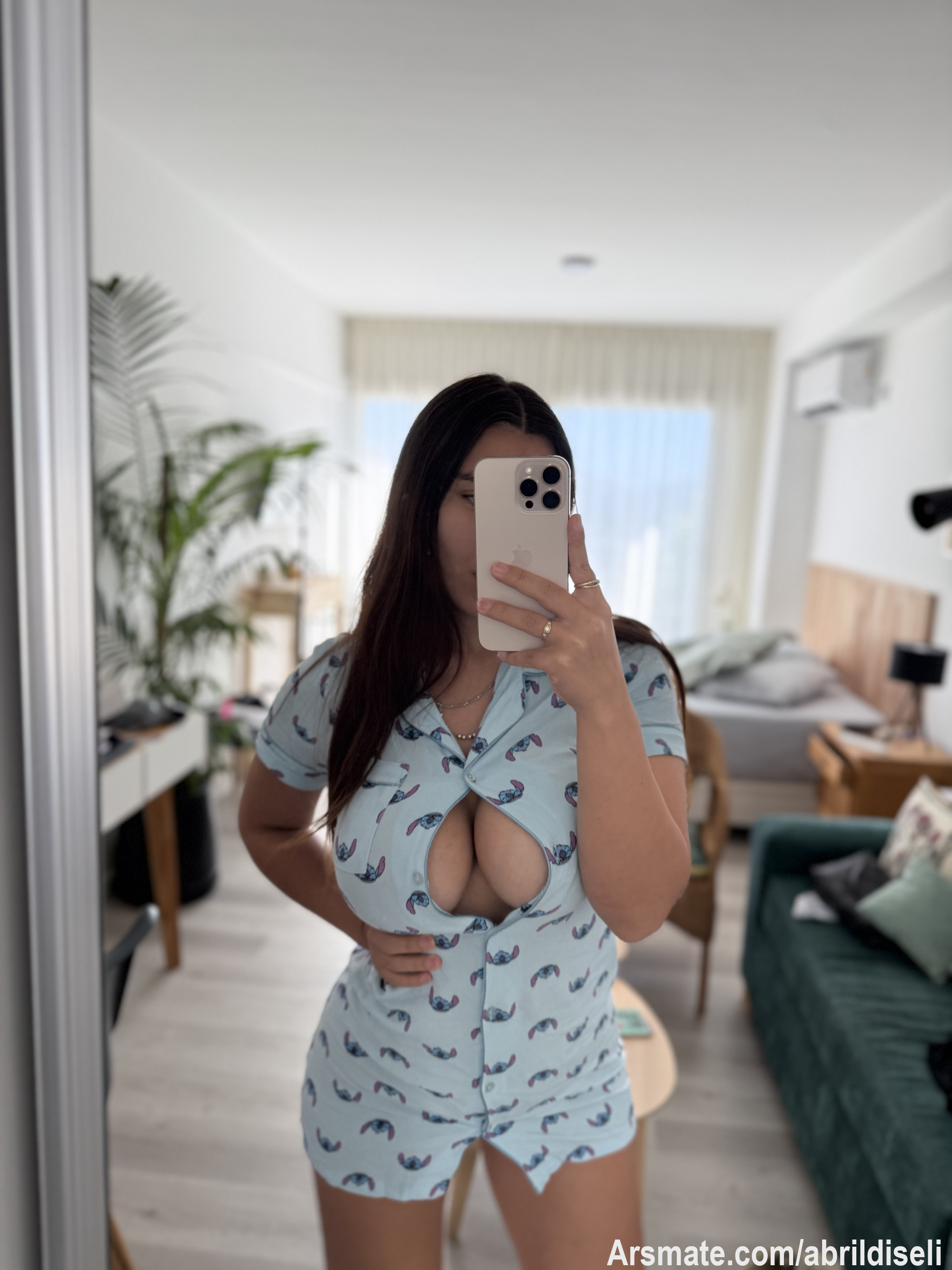 Se me achicó el pijama y ahora me toca dormir así 😅 BUENDÍA