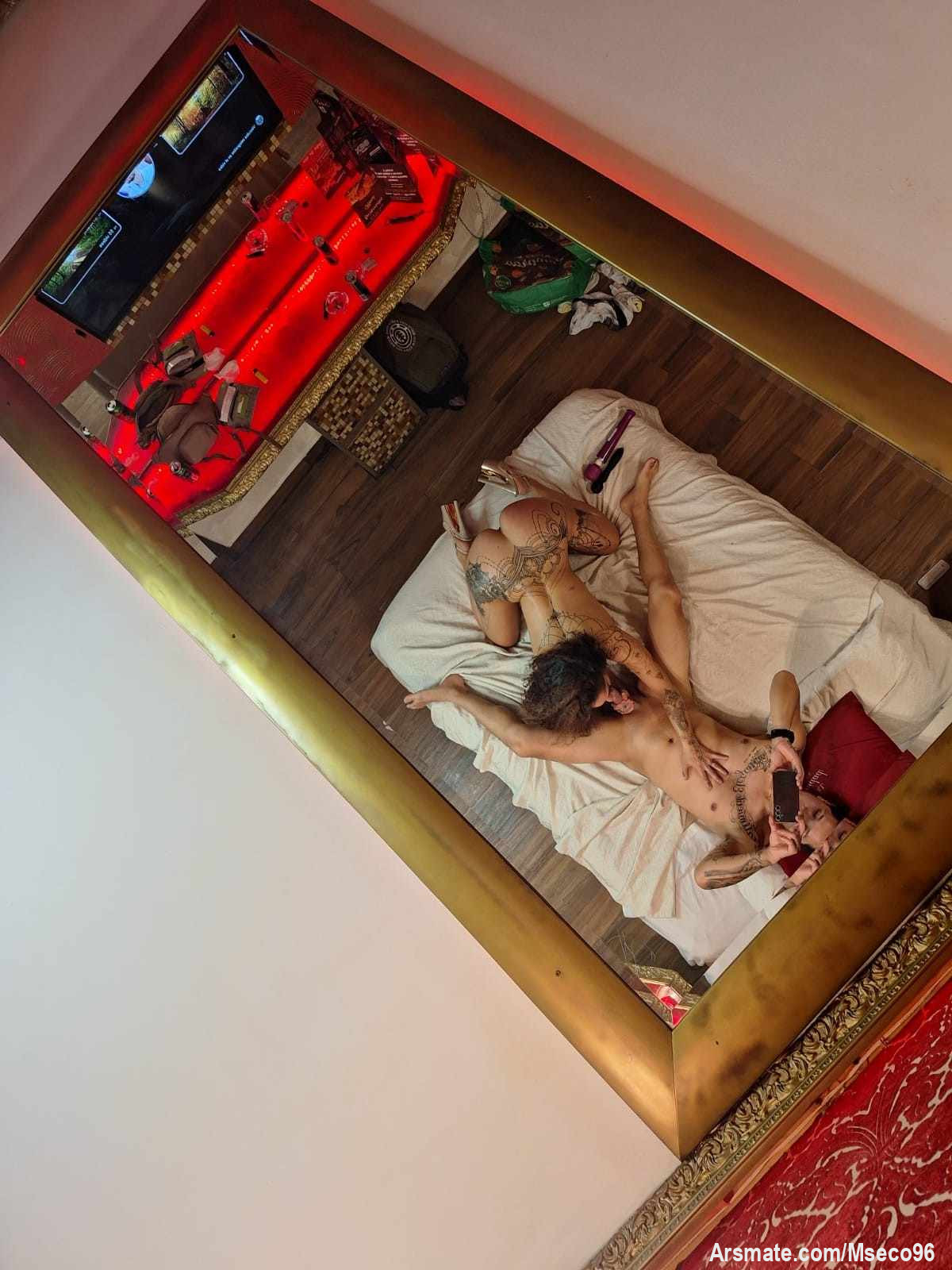 Nos juntamos con la @franraw / como terminamos 🤭🤤 🔥
Todo este material lo ire subiendo 😈💦, se vino y mojo todita la cama 🤤🤤💦💦😈🔥🍑🍆💦