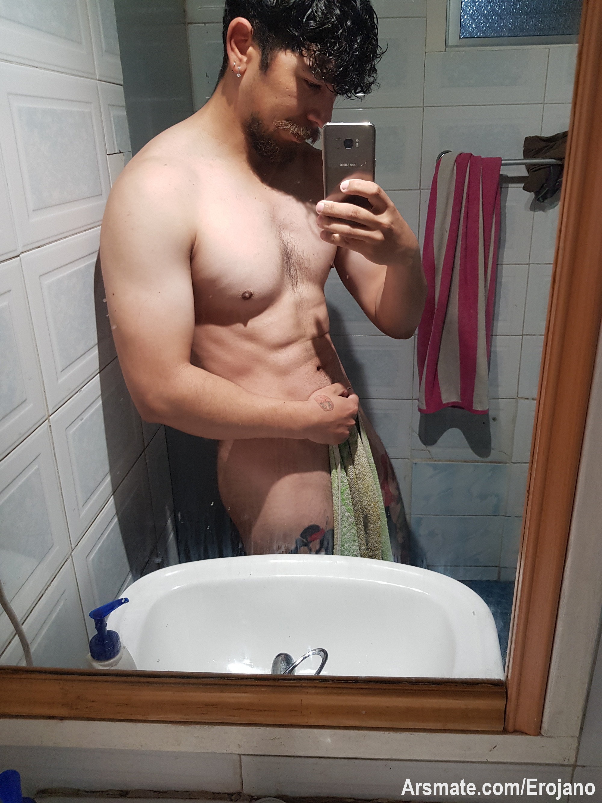 Una rica ducha con aguita fria para este calor 🥵