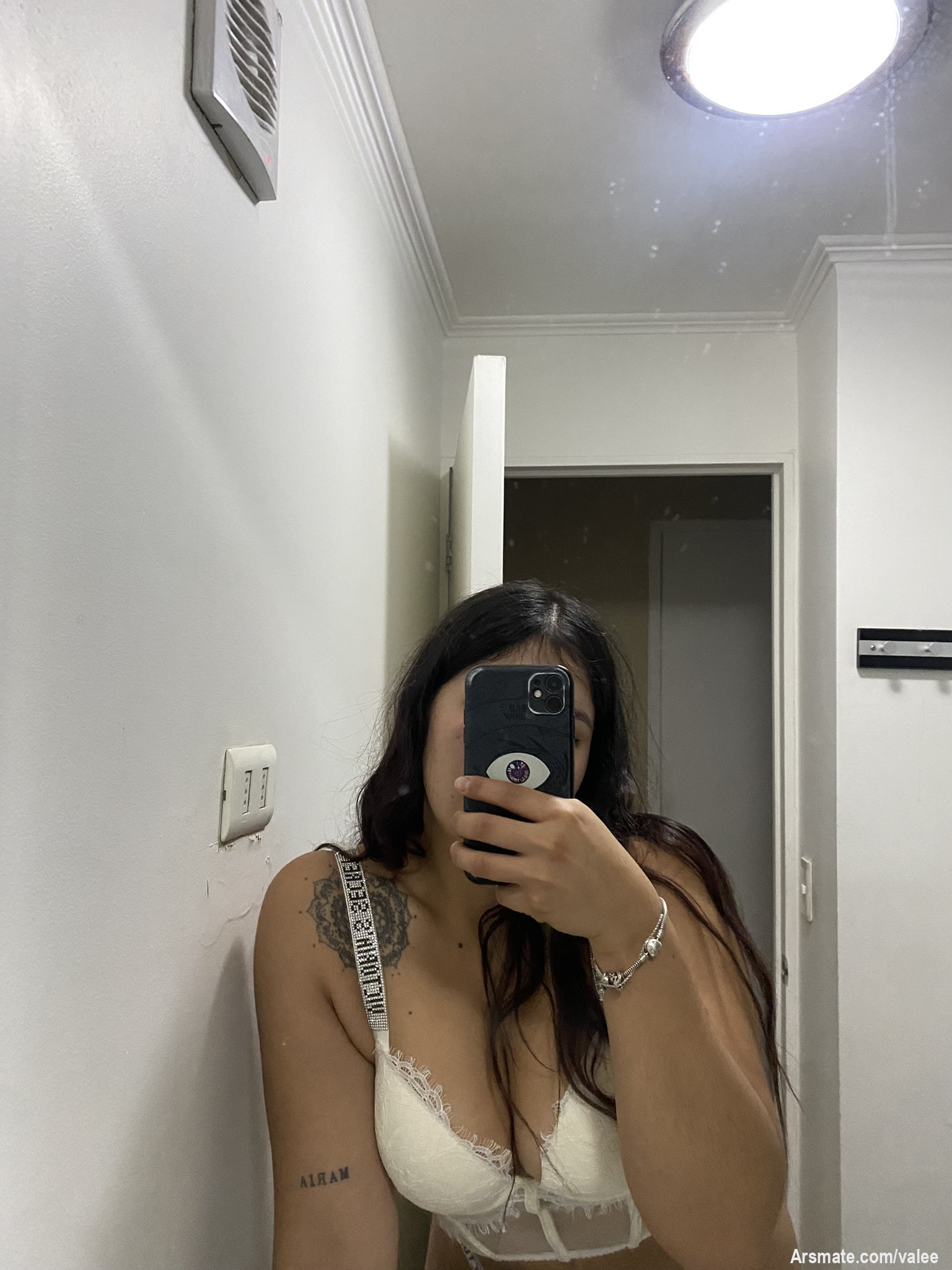 Buenas noches 🥰
Recuerden suscribirse en mi perfil privado!!

https://arsmate.com/valeecita
https://arsmate.com/valeecita