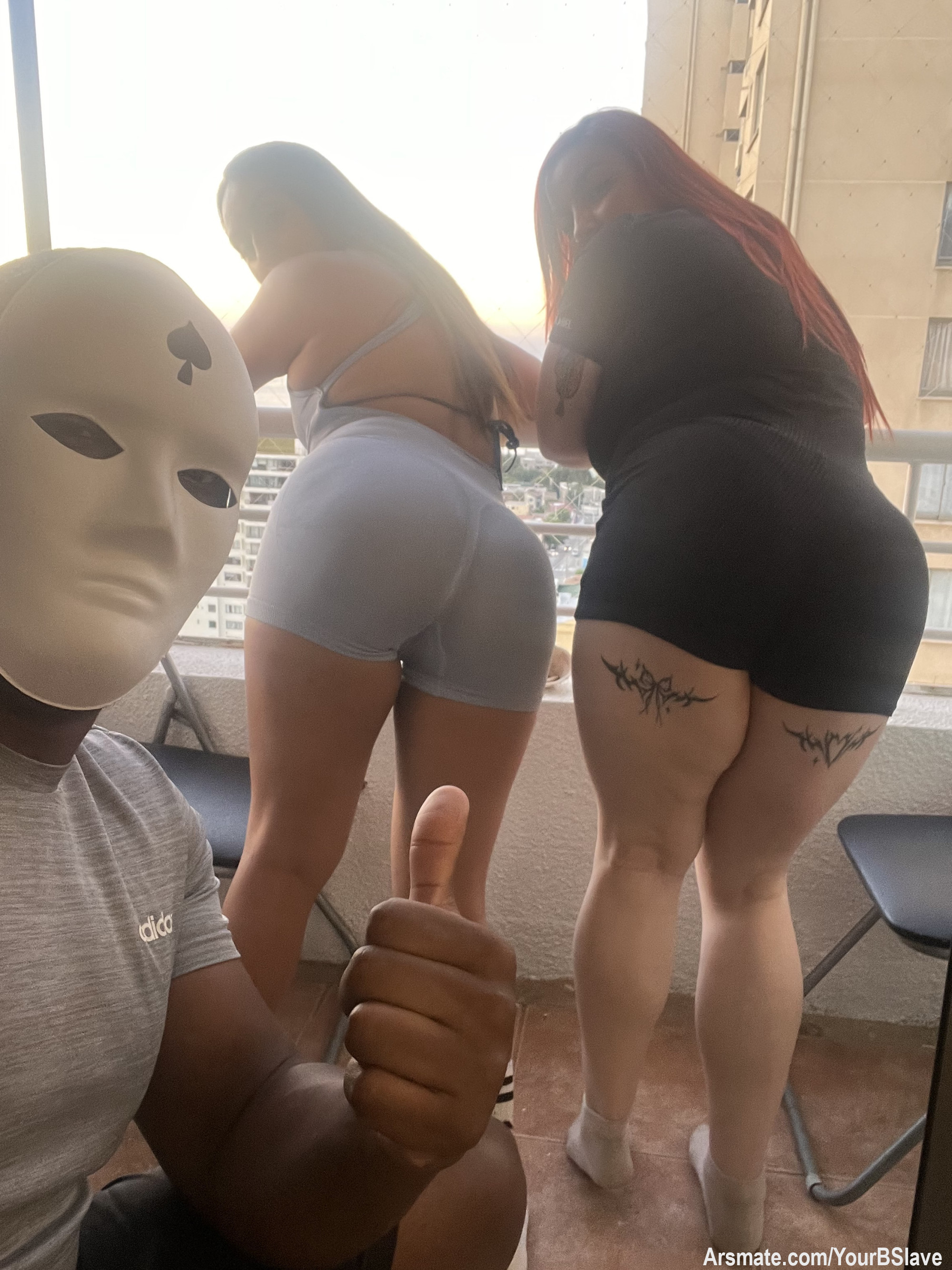 En vivo hoy, no lo pierdan
a las 23:00
@Alexita_sexyhot y
@maca_nasty