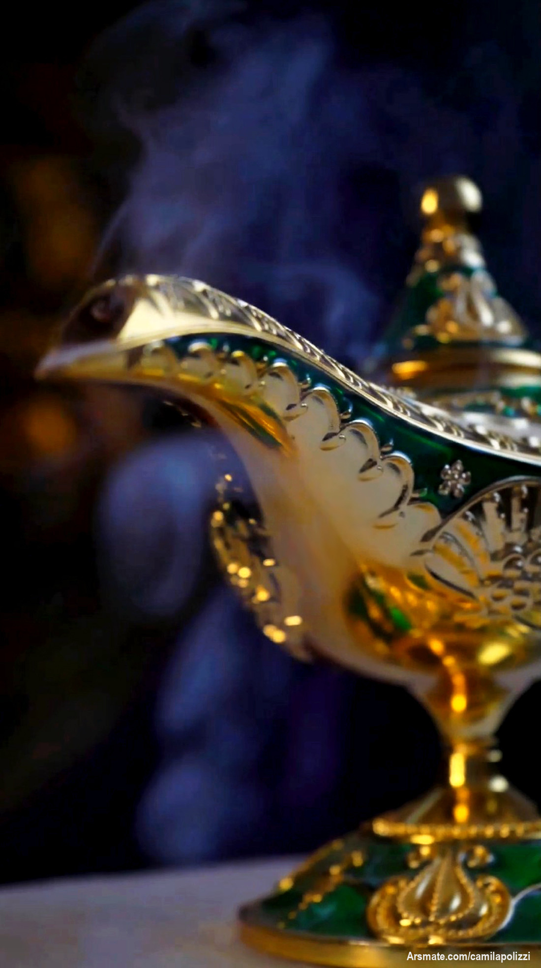 Déjate hechizar por la danza de mis caderas
todas tus fantasías en una sola lámpara