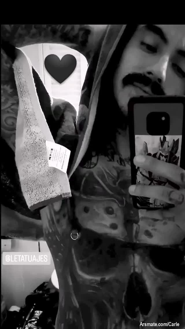 ✨Saliendo de la duchita @carle full tattoos humectados😈🍆💦🏴‍☠️🚿🖤
