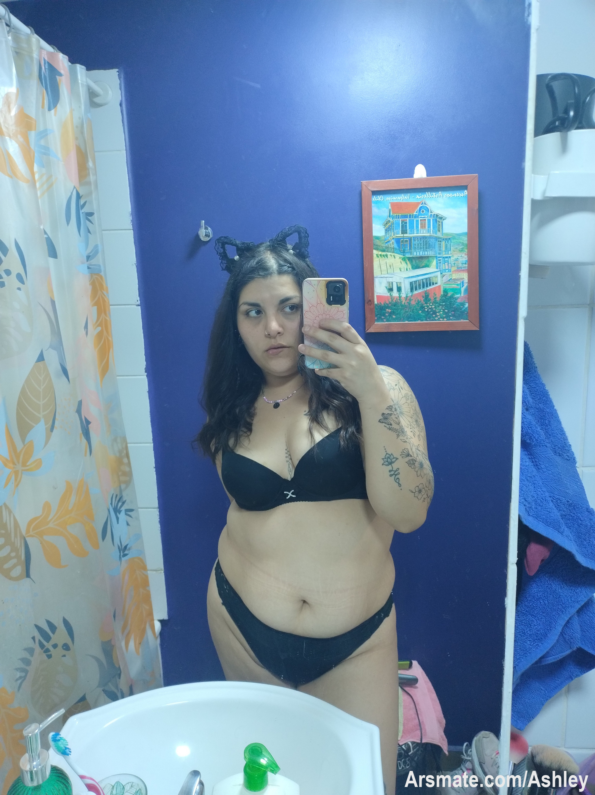Está gatita anda buscando su gatito 😈
Te atreves mi amor ? 🥵🥰