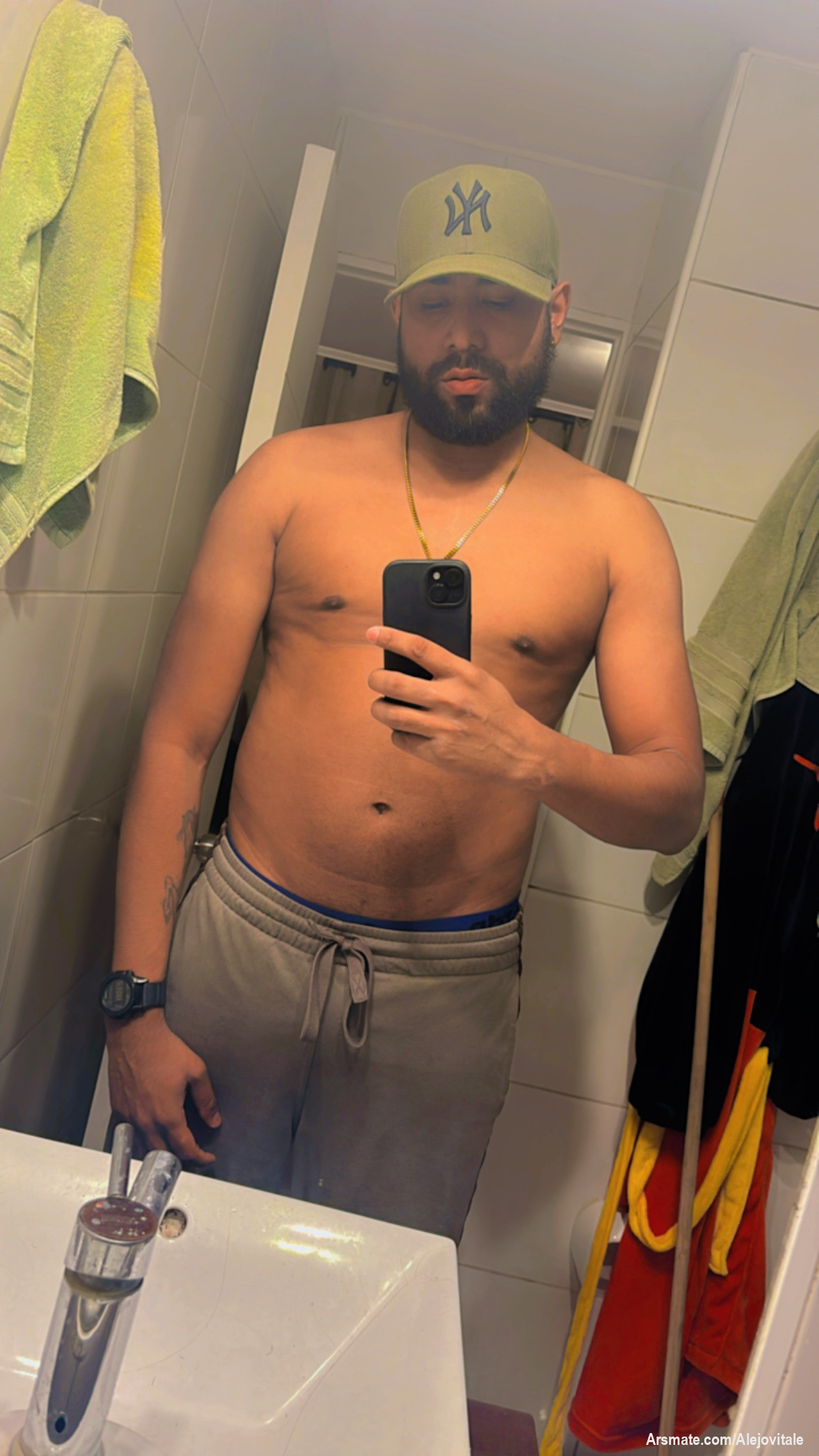 Mi OF Gratis por 15 días lléguense a por allá también hay cositas ricas 😈🍆💦

https://onlyfans.com/alejovitale
