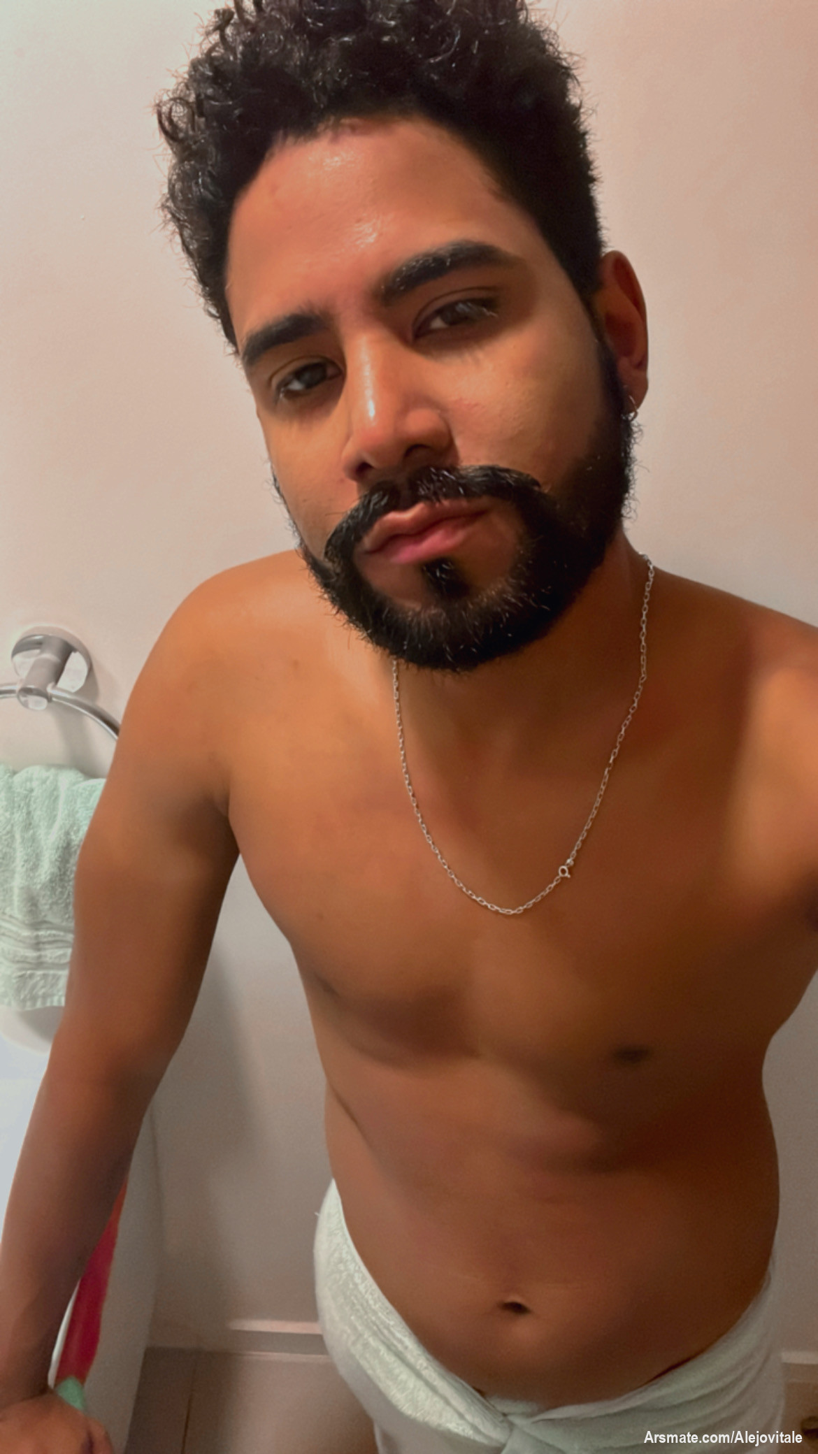 Feliz inicio de semana bb, nos bañamos pa hacer cositas rica? 🔥😈