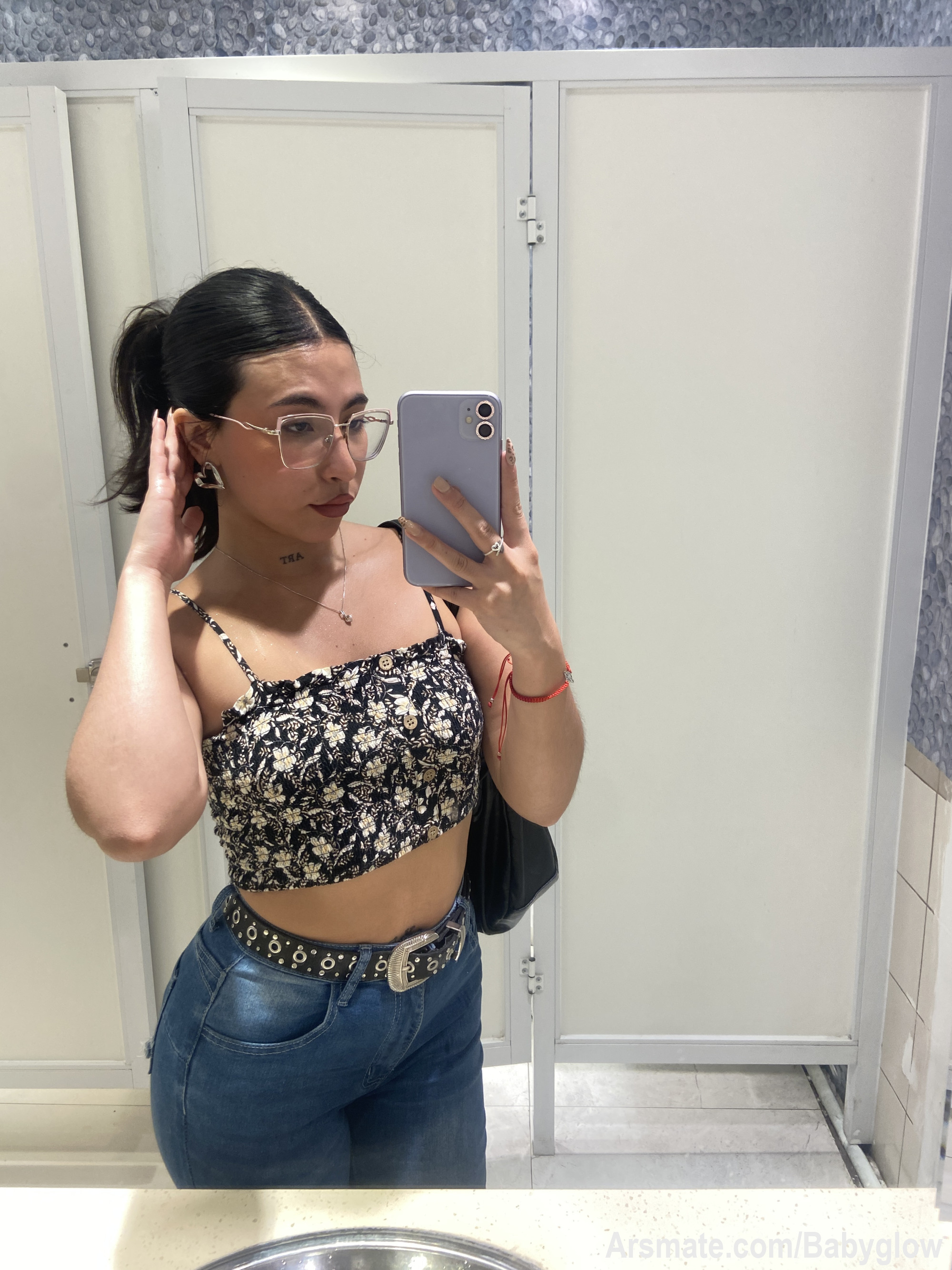 Suscríbete para ver el video que hice en un baño público 🥵