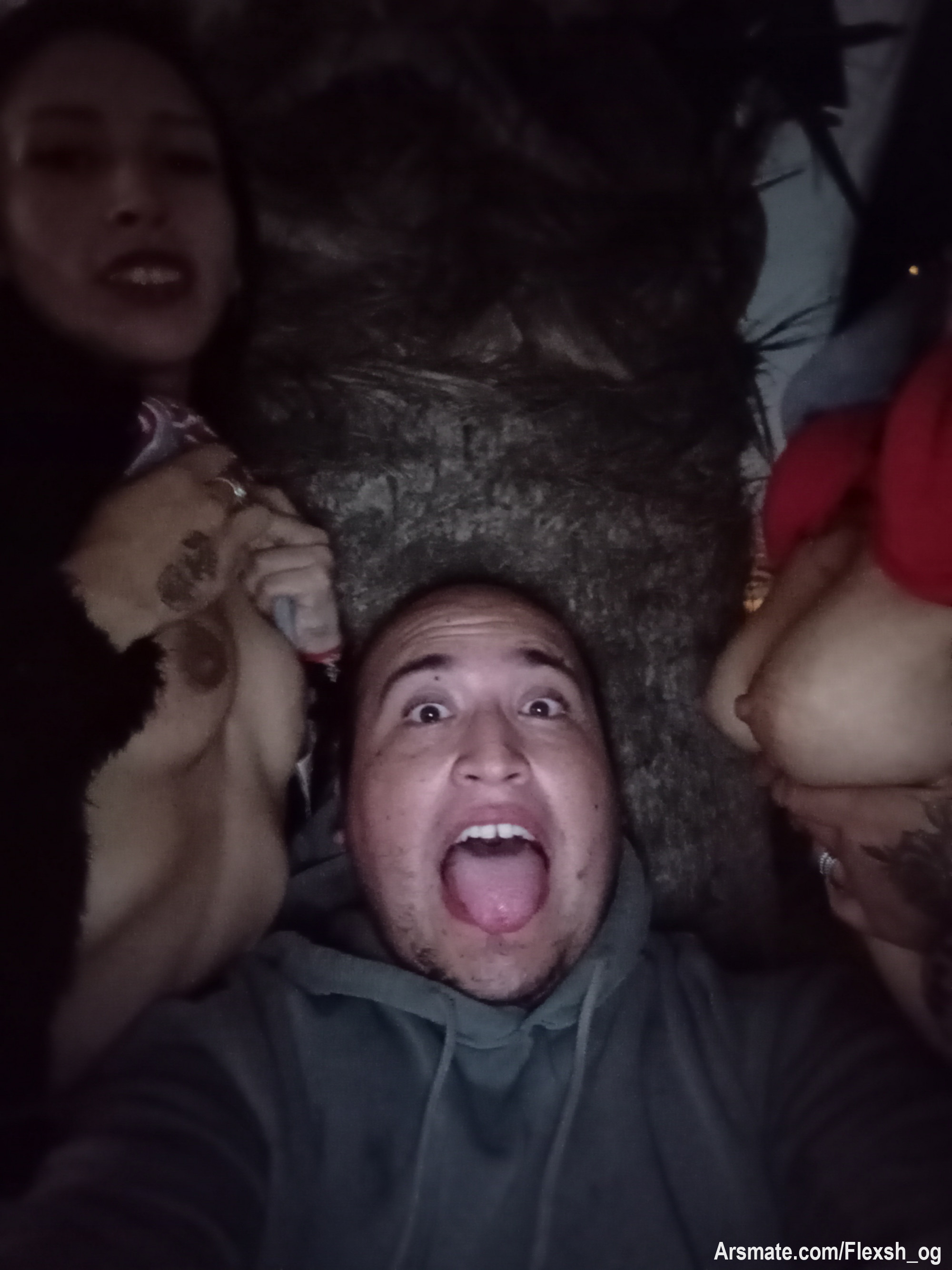 Con mis amigas divirtiéndome un rato