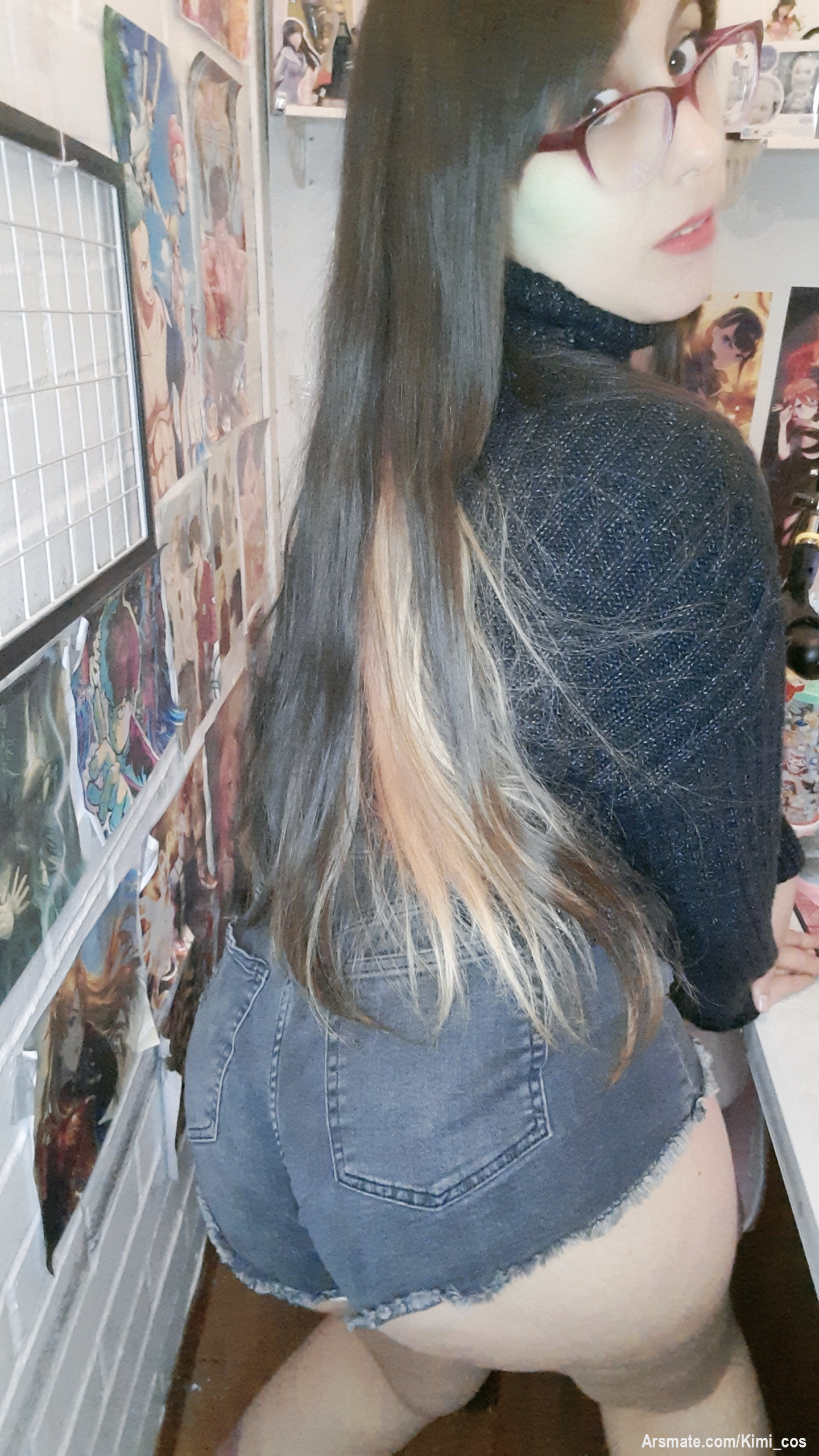 Un tipo random quería pasarse de listo comprando contenido sin pagarlo, le envié estas fotos para probar y quería más y más sin pagar, como se fue bloqueado y puede que publique las fotos en algún lado (cosa que sinceramente no me importa) se las dejo a ustedes gratis porque contenido compartido que sea para todos entonces 😳